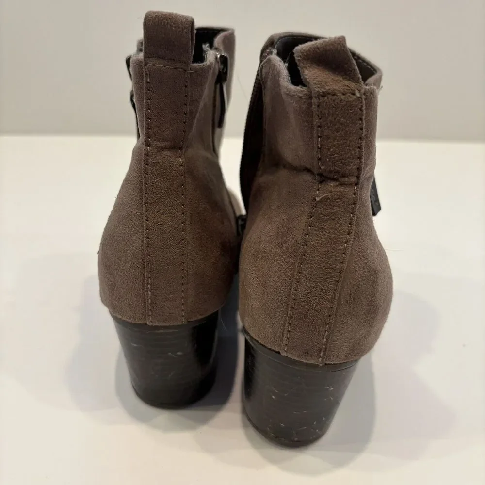 Liz Claiborne Boots Women‎ Booties Brown Suede Zipper Accent 7.5 M